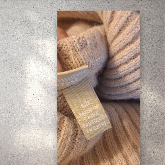 Summrr & Rose Cozy Tan Turtleneck Sweater Vest M/L - Picture 7 of 7